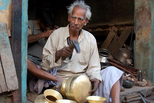 Hammering Pots In Bundi, Rajasthan